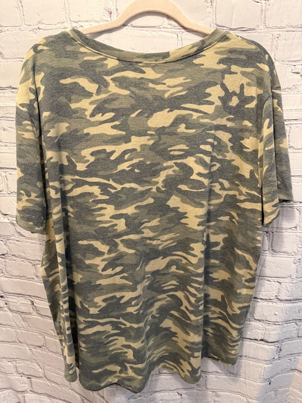 Olive & Khaki Camo V-Neck Pocket Tee - Picture 5 of 5